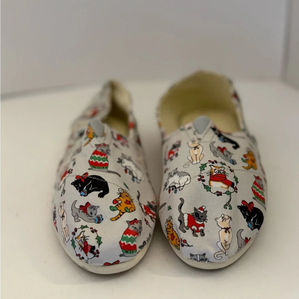 Toms Belmont Light Gray Holiday Cat Print Women's Slip-On Flats Size 9